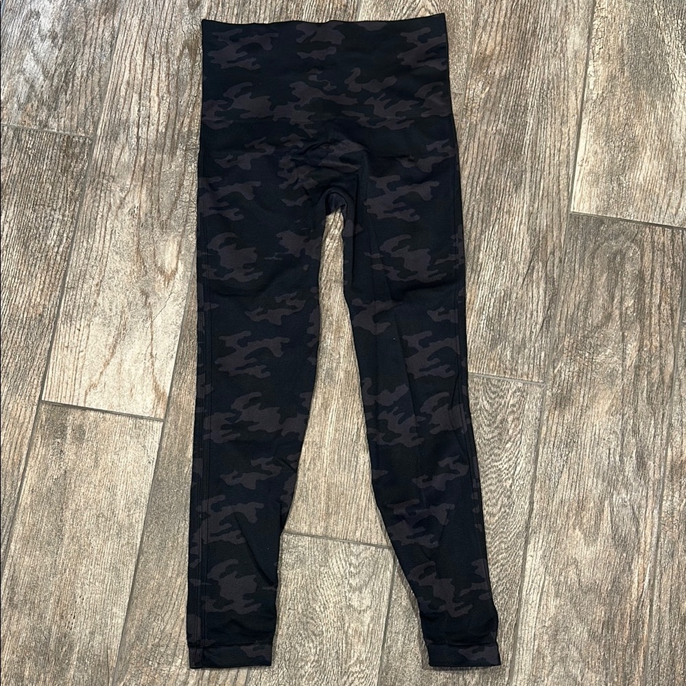 SPANX Black Leggings with Elastic Waistband and Full-Length Fit